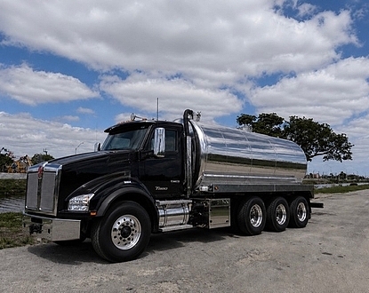 2027 Kenworth T880, NEW 5000 gallon aluminum vacuum tank NEW NVE 4310 blower