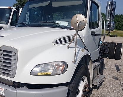 2018 Freightliner stock#JU3248 196k miles 33k gvw lcm tank 2500 gal