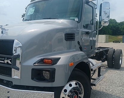 2027 Mack MD dark silver metallic,NEW 2,500 gal lcm vacuum tank new B500 blower