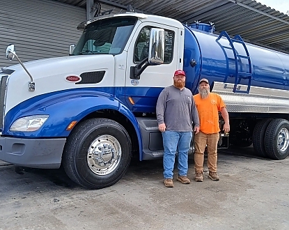 2020 Peterbilt 579 58,000 Miles! NEW 4,200 gal vac tank with Jetter