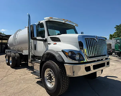 stock #528241 2027 Internațional HV NEW 4,000 gal steel