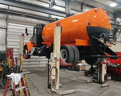 Harley Truck black orange Kenworth 2,500 (2,300 waste/200 fresh water) jetter
