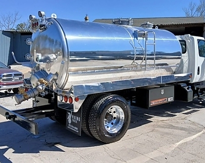 2021 International MV607 NEW 2500 gal aluminum vacuum tank