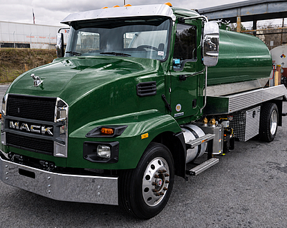 2027 Mack MD7 derated to 26k gve NEW 2,500 gal steel vacuum tank, NEW NVE B500 blower