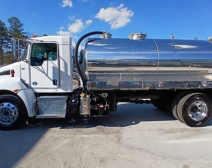 2019 Kenworth T370 NEW 2,500 gallon aluminum vacuum tank, New B500 blower