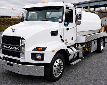2027 Mack MD white NEW 2,500 gallon steel vacuum tank, NEW B500 BLOWER