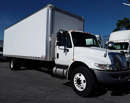 2017 IHC 4300 ISB 250HP A2500HS 33GVW 28' 102X103 WHITE A/C 105K MILES