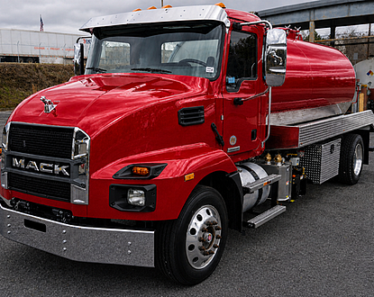 2027 Mack MD lacquer red metallic, NEW 2,500 GAL LCM TANK NEW B500 BLOWER