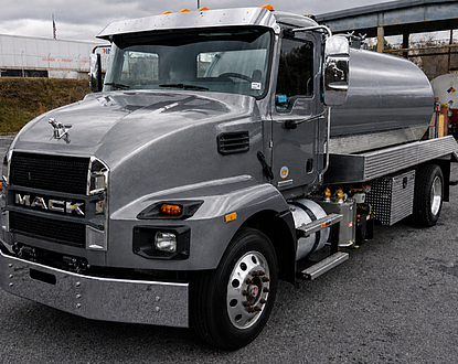2027 Mack MD dark silver metallic,NEW 2,500 gal lcm vacuum tank new B500 blower