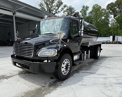 2019 Freightliner M2, under cdl,NEW 2,500 gal steel tank, NEW Spartan 393 CFM