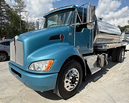 2020 Kenworth T270,UNDER CDL! NEW 2,500 gal aluminum vacuum tank,NEW NVE607 pump