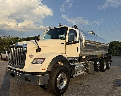 2027 International HX620 Cummins X15,Allison auto, NEW 5,000 gal vac nve 4310 blower