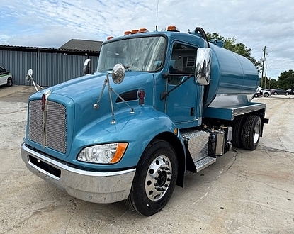 2022 Kenworth T270, UNDER CDL! NEW 2,500 gallon steel vacuum tank,NEW NVE607 vacuum pump
