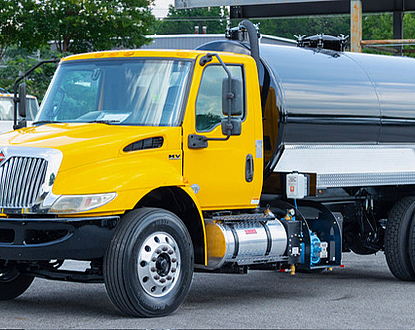 2021 International MV Extra clean!!! NEW 2,500 gal steel NEW Moro Turbo 630X3