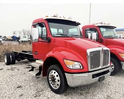 stock#158247 NEW 2025 Kenworth T270 red NEW 2,500 gal