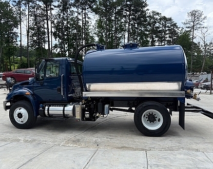 2018 INTERNATIONAL 4300 NEW 2500 GALLON STEEL VACUUM TANK