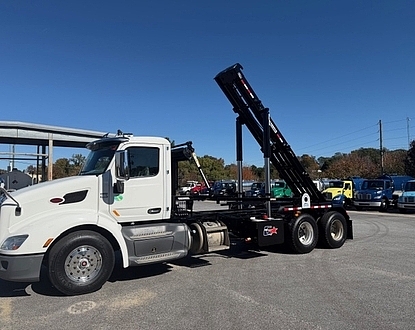 2020 PETERBILT 579 69K MILES NEW 60K LB GALBREATH ROLL OFF BODY!