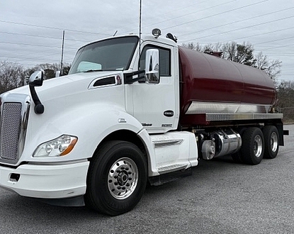 2020 Kenworth T680 325k miles, NEW 4,000 gal NEW MASPORT COBRA New Jetter toolbox system