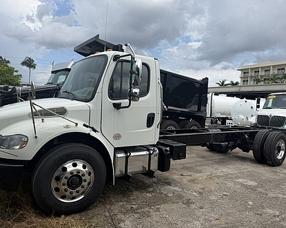 2019 Freightliner M2 non cdl NEW 2500 gal steel tank new pump