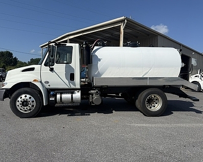 International cummins 1,800 gal steel LCM  great price!