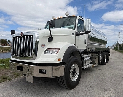 2027 International HX620 Cummins X15,Allison auto, NEW 5,000 gal vac nve 4310 blower