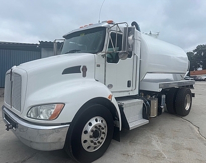 2019 Kenworth T370 33k gvw NEW 2500 gal steel tank new pump