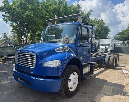 2017 Freightliner M2 tandem 182,020 miles,NEW 3,600 gal alum 2 compartment jetter