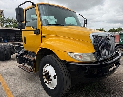 2020 International MV extra clean! Penske truck! southern truck! new 2,500 gal universal