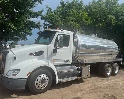 2020 Peterbilt 579 NEW 4,000 gallon aluminum tank NEW enclosed 4310 BLOWER