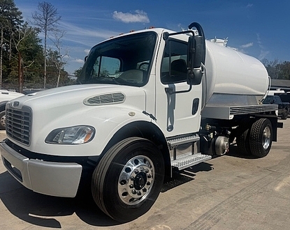 2019 Freightliner NEW 2500 gal steel new masport viper pump