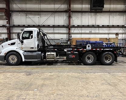 2020 PETERBILT 579 69K MILES NEW 60K LB GALBREATH ROLL OFF BODY!