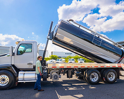 2022 Kenworth T680 NEW 4,000 gallon dump tank big wally pump!