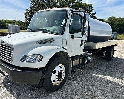 2018 Freightliner M2, non cdl, Cummins NEW 2,500 gal steel new wally!