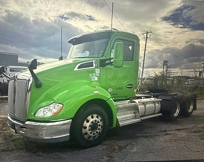 2019 Kenworth T680 NEW 3,600 gal steel LCM vacuum tank lime green