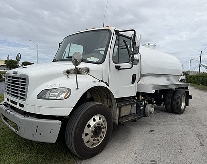2019 Freightliner big motor! big tranny! NEW 2500 gal steel vacuum tank NEW masport viper
