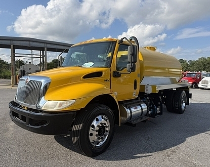 2021 International MV, NEW 2,500 gallon steel vacuum NEW Moro X3 turbo pump