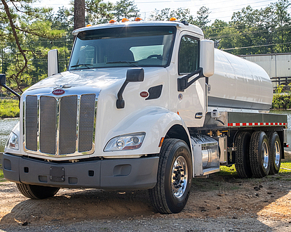 2019 Peterbilt 579,MX455,Auto,228k miles NEW 3,800 gal steel tank