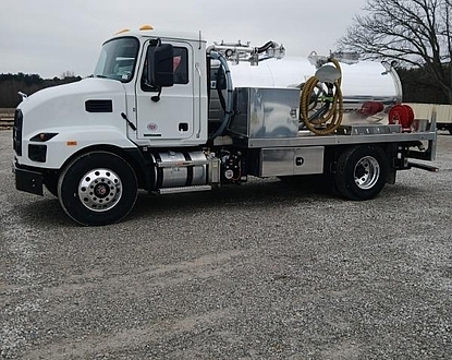 2026 Mack MD7 derated NEW 2000 gal aluminum split tank masport hd75 pump